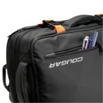 Mochila Cougar Vanguard 17"  Usb - Water-resistant